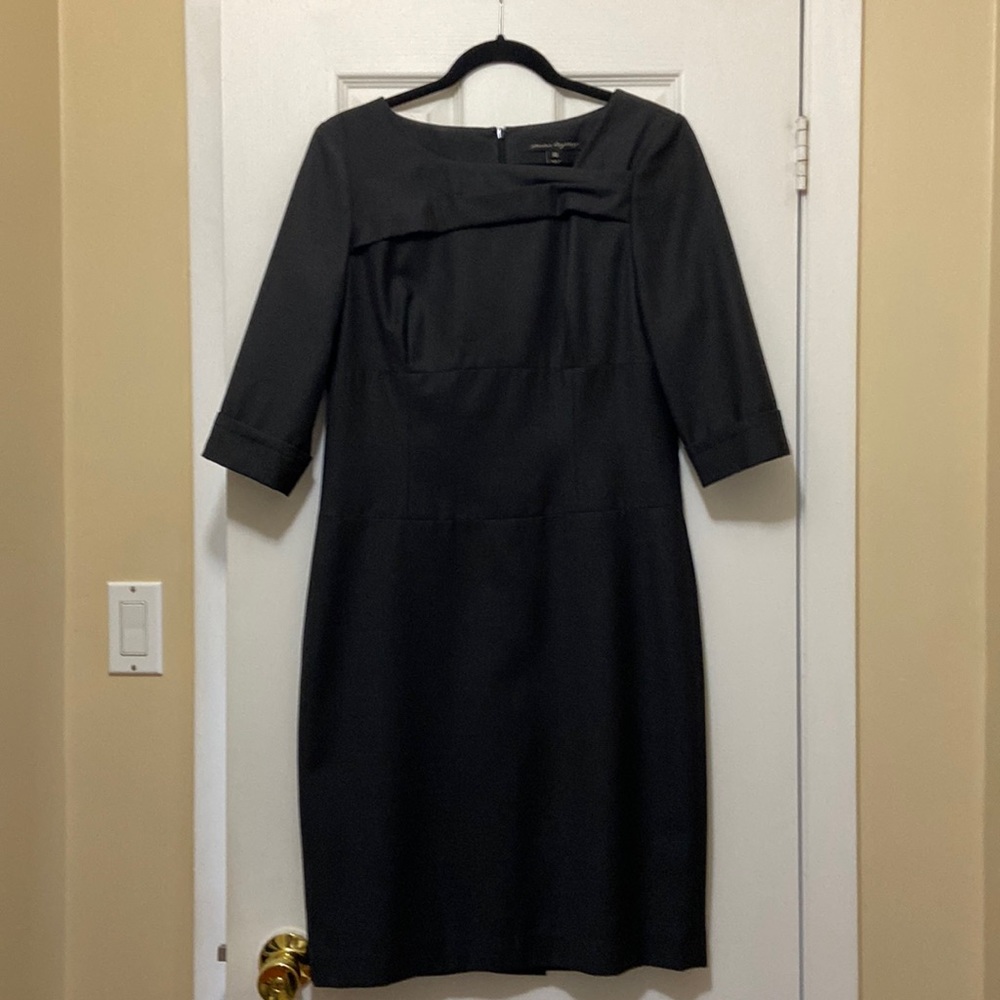 FEMME CARRIERE - Sandra Angellozzi designed classic grey dress